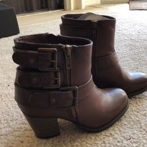 Cathy Jean booties (size 5)